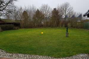 Schönes Haus, geräumiges helles Wohnzimmer, Bodenheizung, Wärmepumpe – Industriestraße 1, 21493 Schwarzenbek – Vorschaubild 2