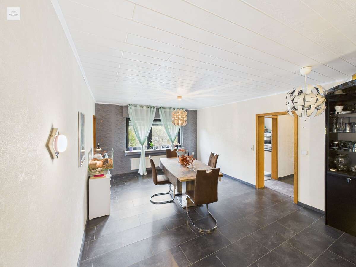 Immobilie in Wassenach - Attraktives Einfamilienhaus mit großem Platzangebot, Garten und vielseitigen Nutzungsmöglichkeiten! - Bild 0