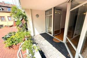 Sofort verfügbare Eigentumswohnung im Herzen der Stadt mit Balkon und TG-Stellplatz