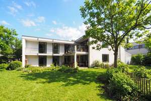 Stilvolle Bauhaus-Architektur in exklusiver Waldrandlage!