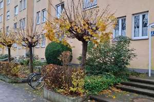 -frei zum Bezug o. vermietet-  ** 3-Zi. Whg im 1. Stock mit Süd-Ost Balkon **