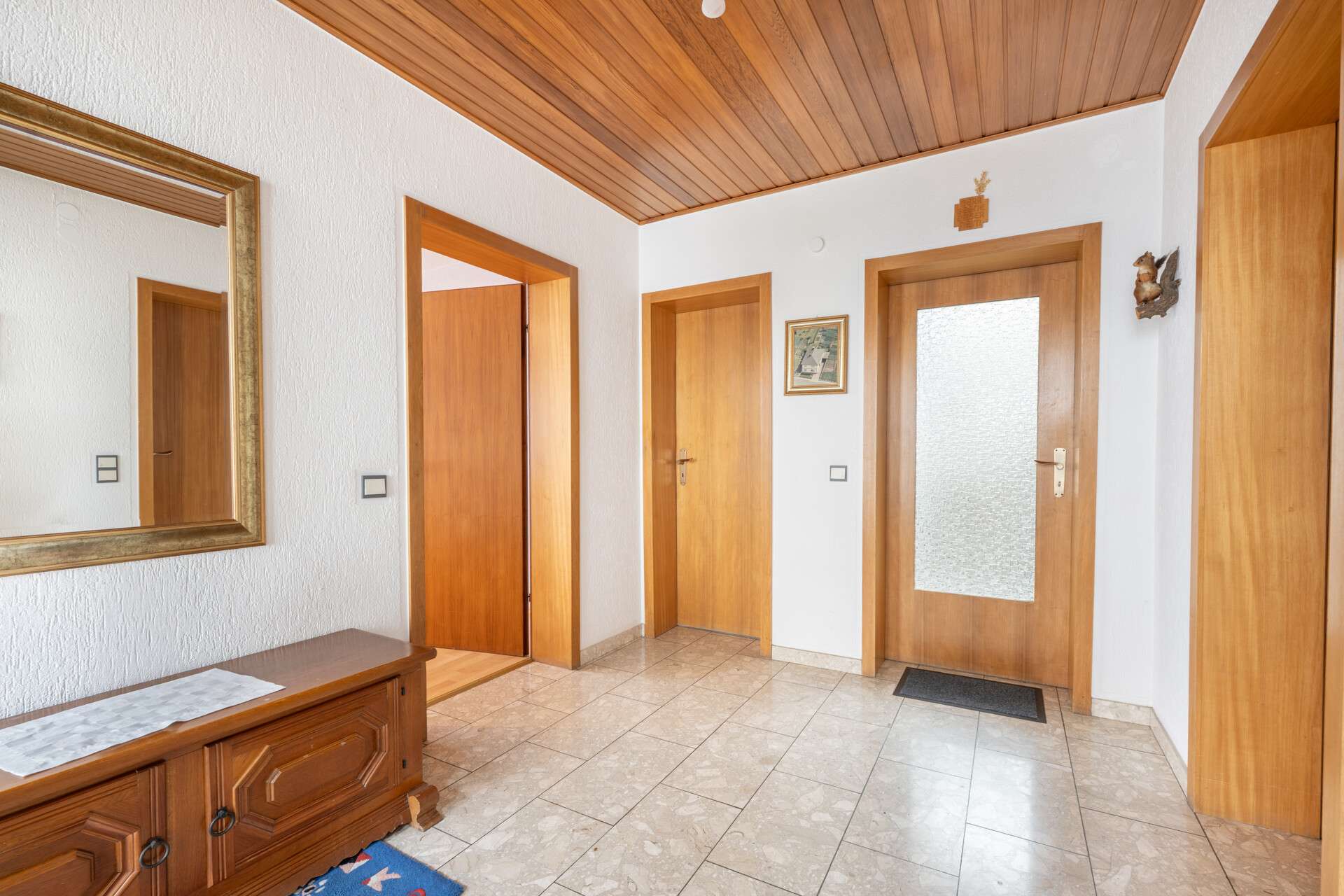 Immobilie in Großmaischeid - Wohnen auf zwei Ebenen mit Terrasse und Garten - Bild 1