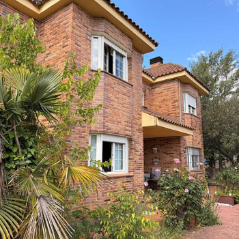 Geräumige Villa in El Bosque Vielseitigkeit und Privatsphäre in exklusiver Umgebung