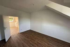 sanierte Dachgeschoss Wohnung mit Tageslichtbad – Die vollständige Adresse der Immobilie erhältst du vom Anbieter., 47166 Alt-Hamborn, Duisburg – Vorschaubild 4