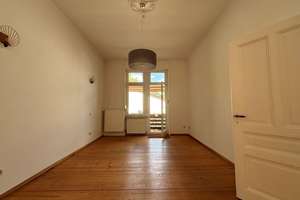 Altbaucharme trifft Wohnkomfort – Stilvolle 4-Zimmer-Wohnung mit Balkon, Einbauküche und Stellplatz – 60435 Eckenheim, Frankfurt am Main – Vorschaubild 10