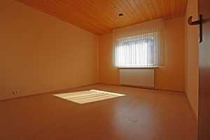 * Wohnen in begehrter Lage * Duschbad * EBK * Keller * Terrasse * Garten * Garage * uvm. * – Herzogtum Lauenburg (Kreis) – Vorschaubild 5