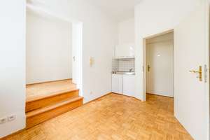 Neu möbilierte 1,5-RW * EBK * Bad mit Dusche * Fenster zum Innenhof * guter ÖPNV * TOP * – Leumerstraße 3, 1159 Löbtau-Süd, Dresden – Vorschaubild 2
