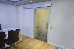 Gepflegte 4-Zimmer-Wohnung mit Balkon in Neu-Ulm - provisionsfrei – Karlsbader Straße 3a, 89231 Neu-Ulm – Vorschaubild 2