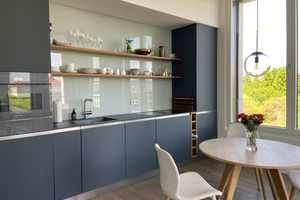 Exclusive, fully furnished apartment with water view - perfect for singles or couples – Am Hamburger Bahnhof 2A, 10557 Berlin – Vorschaubild 2