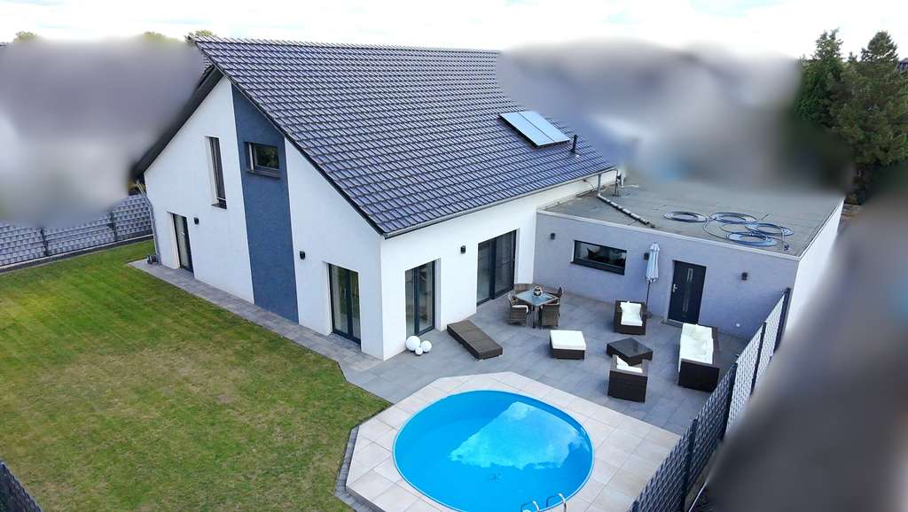 Immobilie in Rühen - Traumhaftes Einfamilienhaus mit Pool, Doppelgarage, Fußbodenheizung & luxuriöser Ausstattung nahe Wo - Bild 3