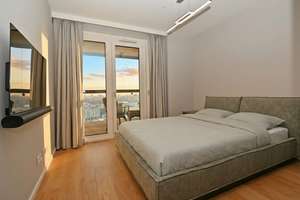Ausblick! Traumhafte Wohnung in exklusiver Lage mit fabelhafter Ausstattung in der Hafencity! – Die vollständige Adresse der Immobilie erhältst du vom Anbieter., 20457 HafenCity, Hamburg – Vorschaubild 8