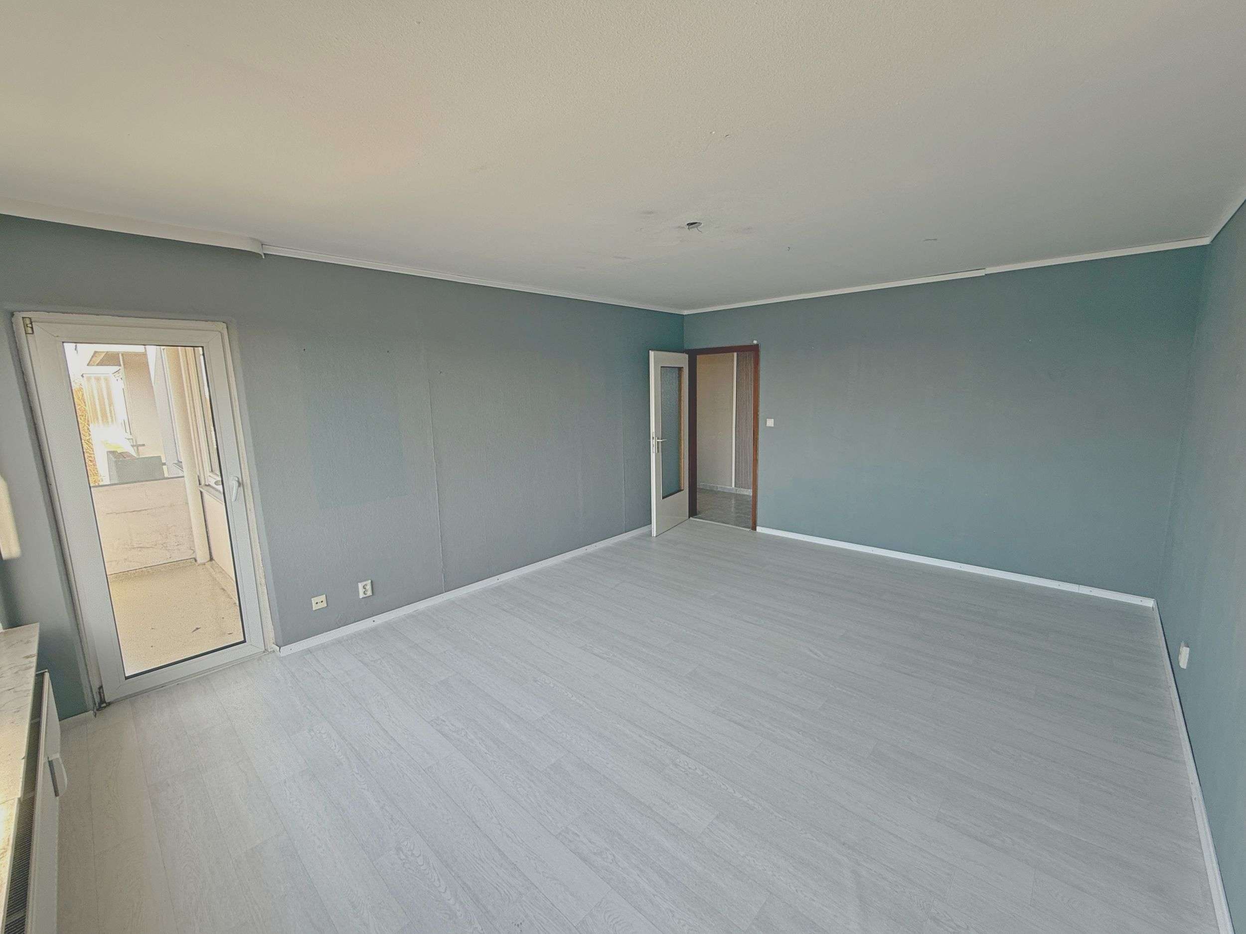 Immobilie in Laatzen - Helle 4-Zimmer-Wohnung mit Balkon in Laatzen auf Erbpacht!  - Bild 2