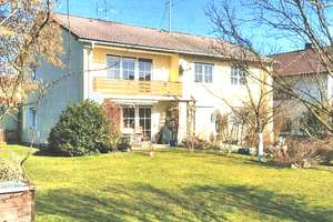 Ruhig gelegene 4-Zimmer-Obergeschoss-Wohnung,  mit Südbalkon, Gartenanteil und Garage