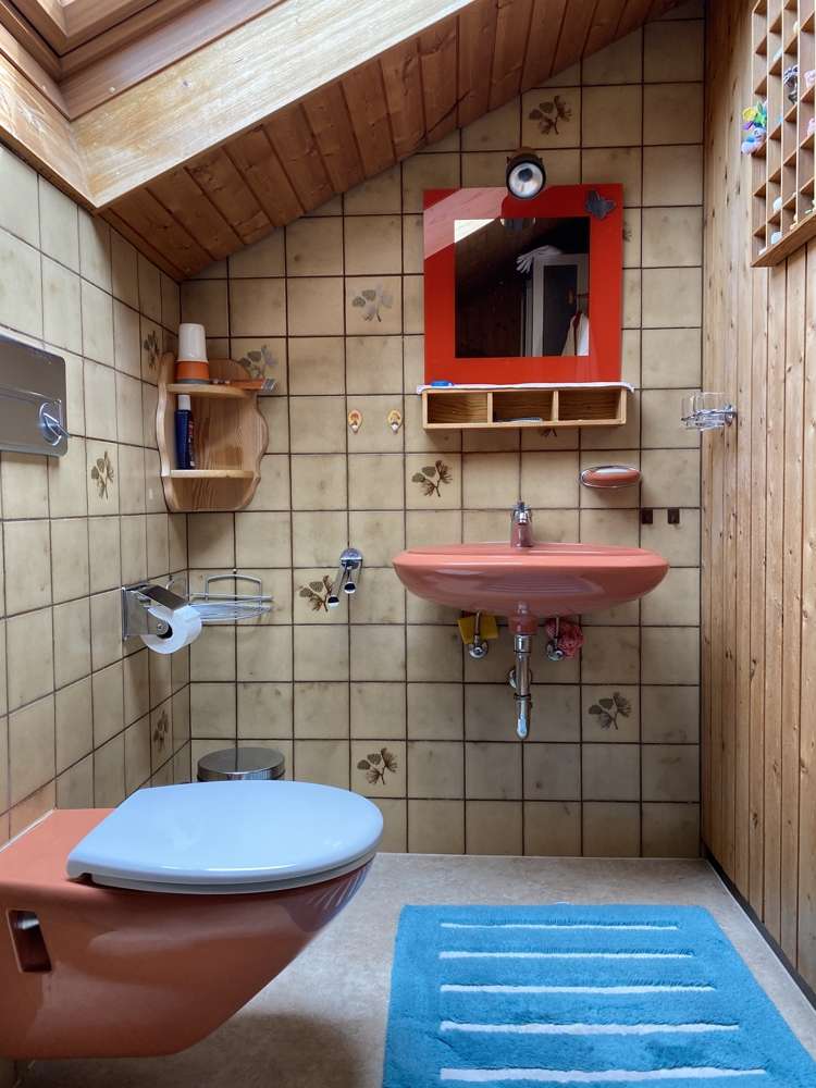 Immobilie in Rottweil - Gepflegtes Einfamilienhaus mit Einliegerwohnung in ruhiger Lage, mit Garten und Garage - Bild 1