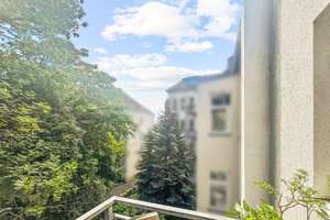 Denkmalschutz: Wohnen mit Blick ins Grüne - helle 3-Zimmer-Wohnung in Leipzig-Ost zu erwerben – Die vollständige Adresse der Immobilie erhältst du vom Anbieter., 4317 Reudnitz-Thonberg, Leipzig – Vorschaubild 2