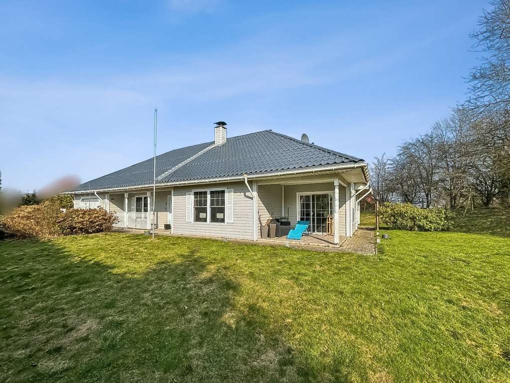 Immobilie in Friedeburg - Friedeburg-Dose: Traumhaftes Holz-Landhaus im amerikanischen Stil, ca. aus 2008 in idyllischer Lage - Bild 0