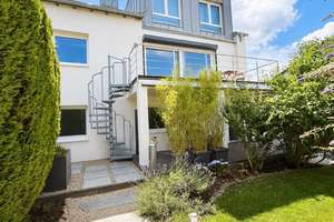 Wohnen auf höchstem Niveau - Einfamilienhaus mit Einliegerwohnung, Pool und Fernsicht in Waldrandla – Die vollständige Adresse der Immobilie erhältst du vom Anbieter., 66125 Dudweiler (Ortsteil), Saarbrücken – Vorschaubild 3