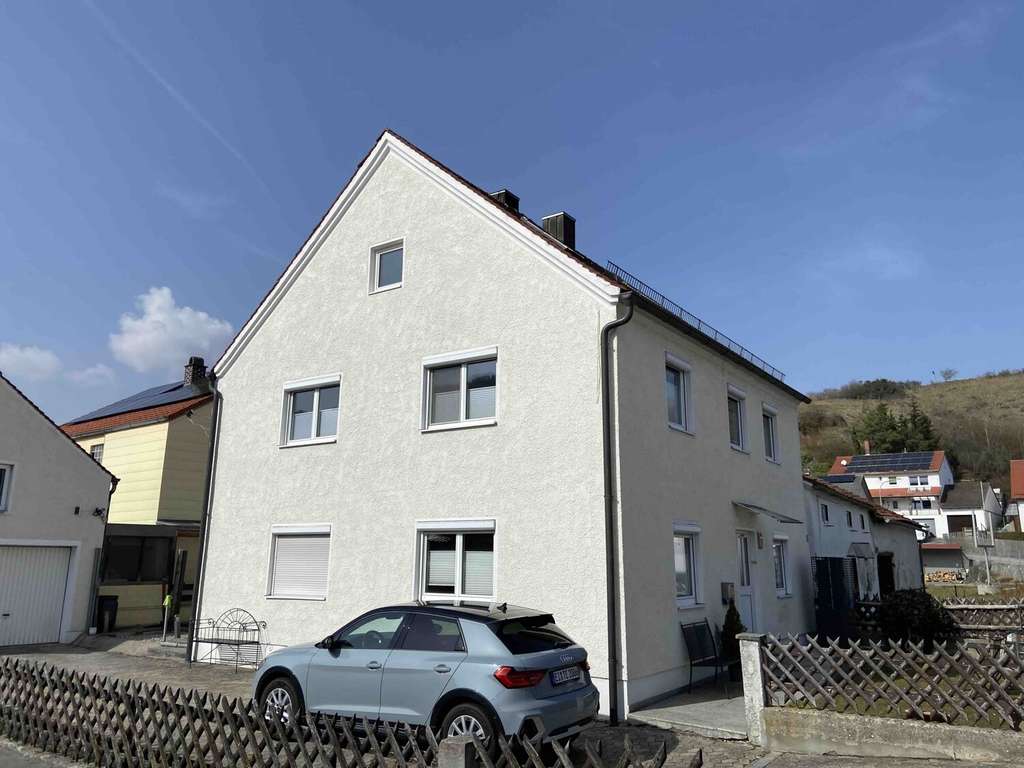 Immobilie in Altmannstein - Gepflegtes EFH mit Garage und die neue Wärmepumpe ist schon eingebaut - Bild 2