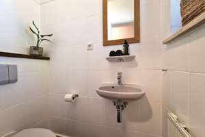 Ansprechendes 6-Zimmer-Einfamilienhaus in Altperlach mit EBK, Terrasse, Balkon, Garten – 81737 Altperlach, München – Vorschaubild 8