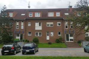 Schöne DG-Wohnung mit Blick ins Grüne! WBS erforderlich!