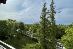 Helle, renovierte 3-Zimmer-Wohnung mit Balkon, Aufzug & Weitblick in ruhiger Lage – Eduard-Spranger-Straße 8, 80935 Lerchenau-Ost, München – Vorschaubild 3