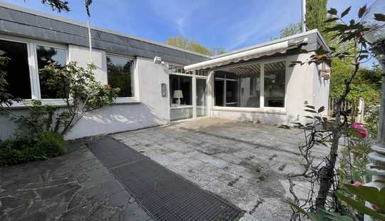Bild von "SONNENVERWÖHNT" Ebenerdiger freist. Winkelbungalow mit Garage, Stellplatz, viel Nutzfläche