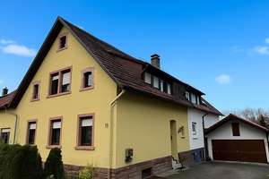 Modernisierungsbedürftige Doppelhaushälfte mit viel Potenzial in Waldbronn-Reichenbach. – Die vollständige Adresse der Immobilie erhältst du vom Anbieter., 76337 Waldbronn – Vorschaubild 1
