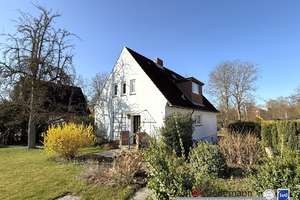 Einfamilienhaus in ruhiger Lage mit Potential und Vollkeller auf einem 813 m² großem Erbbaugrundstüc – Die vollständige Adresse der Immobilie erhältst du vom Anbieter., 23560 Moisling, Lübeck – Vorschaubild 3