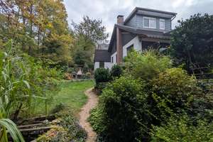 Großzügiges Haus mit Einliegerwohung in ruhiger Waldrandlage mit Einliegerwohung – Die vollständige Adresse der Immobilie erhältst du vom Anbieter., 69126 Emmertsgrund, Heidelberg – Vorschaubild 2