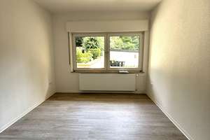 Frisch renovierte 2-Zi.-EG-Whg. mit neuer Einbauküche – Rudolfstr. 72, 42285 Barmen, Wuppertal – Vorschaubild 2