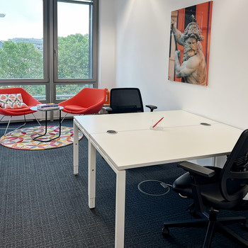 Privater Büroraum für 5 Person in Regus City Plaza
