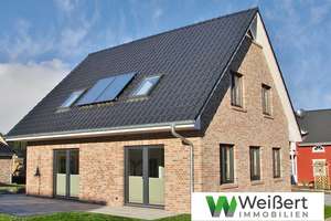 Neubau - Junges Wohnkonzept im klassischen EFH - Niedrigenergiehaus EH40 mit Wärmepumpe + PV – Die vollständige Adresse der Immobilie erhältst du vom Anbieter., 25548 Kellinghusen – Vorschaubild 1