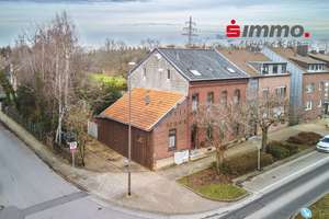Eilendorf!
Großes, modernisierungsbedürftiges 2-Familienhaus mit Garage und mehreren Stellplätzen