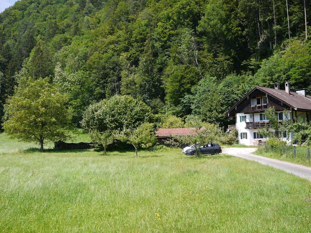 Immobilie in Kiefersfelden - Historisches Landhaus mit Kaiserblick auf 1,2 ha Grund von Privat - Bild 2