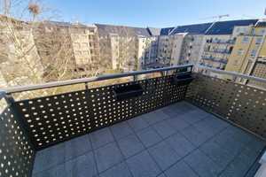 ALTBAU DELUXE +++ WANNE und DUSCHE +++ BALKON +++ EINBAUKÜCHE +++ LIFT – Untere Aktienstr. 8, 9111 Chemnitz – Vorschaubild 3