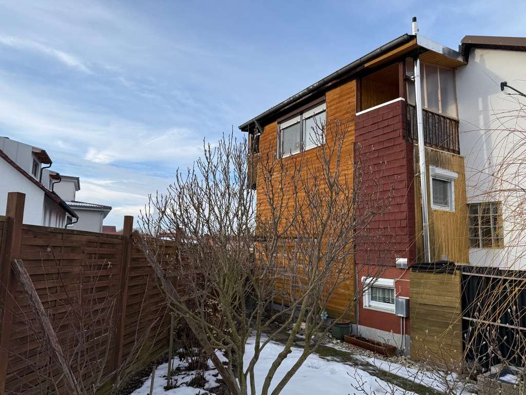 Immobilie in Gangkofen - Ein besonderes Reihenhaus mit Garten und großer Garage. - Bild 2