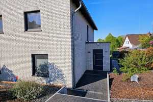 Exklusives Einfamilienhaus im Wolfsburger Ortsteil Hattorf – Wolfsburg – Vorschaubild 1