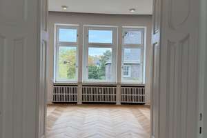 ***SCHMUCKSTÜCK IN HISTORISCHER VILLA IM ZOOVIERTEL***MIT EINBAUKÜCHE, VIELEN EINBAUTEN & BALKON*** – Freytagstraße 49, 40237 Düsseltal, Düsseldorf – Vorschaubild 3