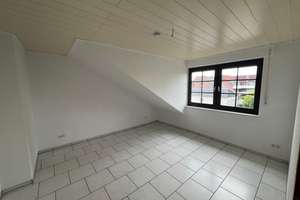 Dachgeschosswohnung mit viel Platz in zentraler Lage – Die vollständige Adresse der Immobilie erhältst du vom Anbieter., 47443 Scherpenberg, Moers – Vorschaubild 3