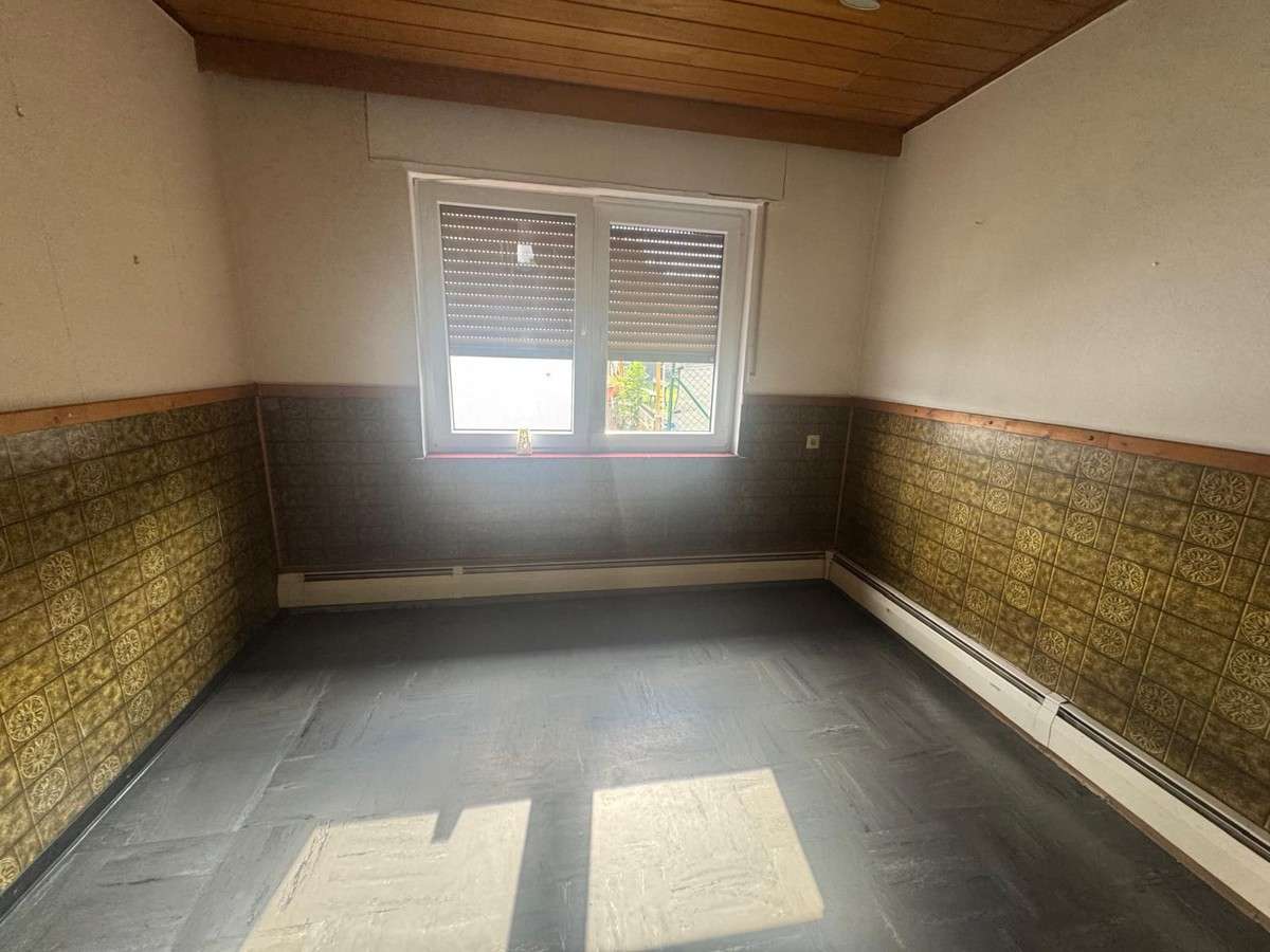 Immobilie in Herborn - Renovierungsbedürftiges Einfamilienhaus mit Potenzial in ruhiger Lage von Herborn-Seelbach - Bild 1