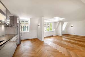 Einzelstück im Altbau. Kernsaniertes Dachgeschoss mit Blick auf St. Paul. – Die vollständige Adresse der Immobilie erhältst du vom Anbieter., 80336 Sankt Paul, München – Vorschaubild 4