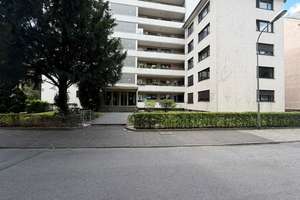 Großzügige 2-Zimmer-Wohnung am Dreieichpark-mit Balkon, Aufzug und modernen Badsanierung.