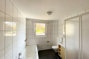 Ihr neues Zuhause in Lonsee: Helle Doppelhaushälfte mit großzügigem Raumgefühl – Die vollständige Adresse der Immobilie erhältst du vom Anbieter., 89173 Lonsee – Vorschaubild 9
