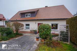 Gemütliches Zuhause mit Charakter, Garten und Doppelgarage! – Die vollständige Adresse der Immobilie erhältst du vom Anbieter., 89355 Gundremmingen – Vorschaubild 2