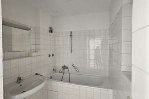 Altbau in der Taunusstraße: 3 Zimmer, Hohe Decken, Top-Lage! – Taunusstraße 75, 65183 Nordost, Wiesbaden – Vorschaubild 4