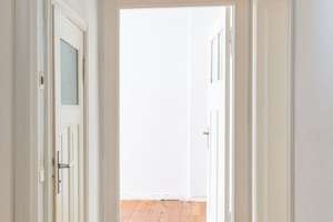 HOMESK - Sofort bezugsfreie 3-Zimmer-Altbauwohnung direkt am Lietzensee – Witzlebenstraße 38, 10457 Charlottenburg, Berlin – Vorschaubild 2