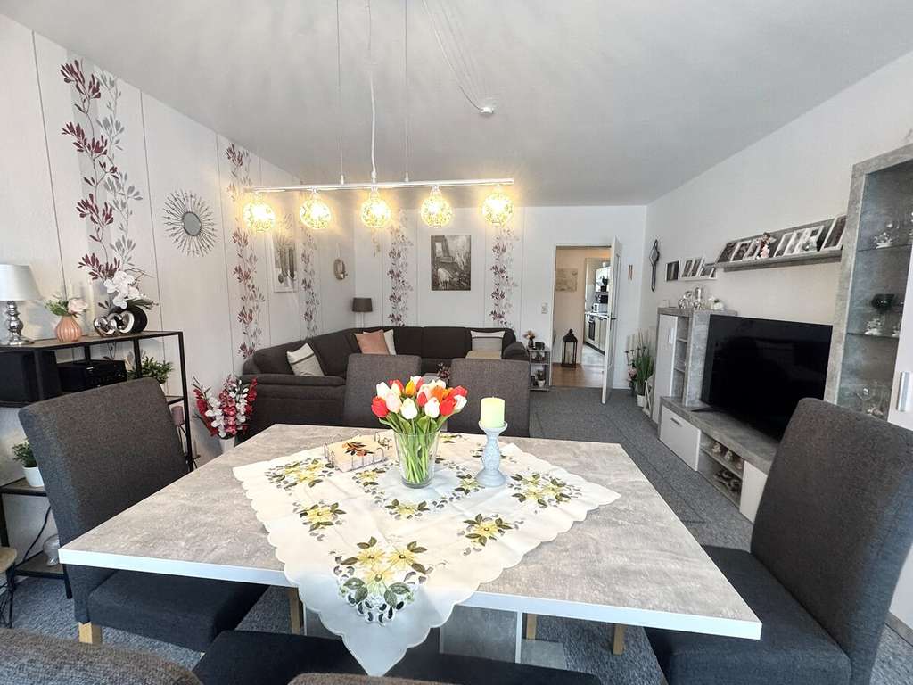 Immobilie in Zeven - Warum noch Miete zahlen?  
Charmante 3 Zimmer Wohnung ( EG )im Herzen von Zeven - Bild 2