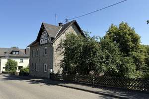 Altes Bauernhaus mit viel Platz und großem naturbelassenem Grundstück – Sayntalstraße 3, 56242 Quirnbach – Vorschaubild 4