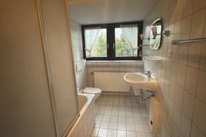 VIELSEITIGES ZWEIFAMILIENHAUS MIT GARTEN UND GARAGE IN BEGEHRTER LAGE VON MG! – Die vollständige Adresse der Immobilie erhältst du vom Anbieter., 41063 Eicken, Mönchengladbach – Vorschaubild 8