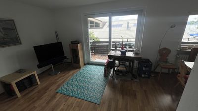 Wohnen, wo andere Urlaub machen – Seeseitige 1-Zi-Balkonwohnung mit auf den Starnberger See